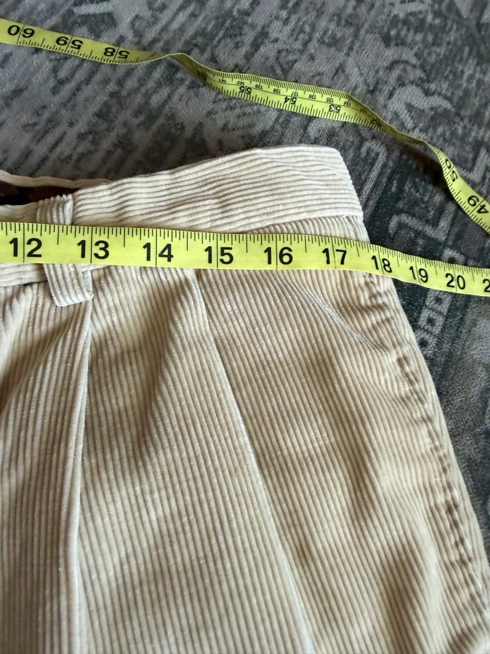 Tommy Hilfiger men’s 1990’: vintage pleated corduroy pants size 36x34